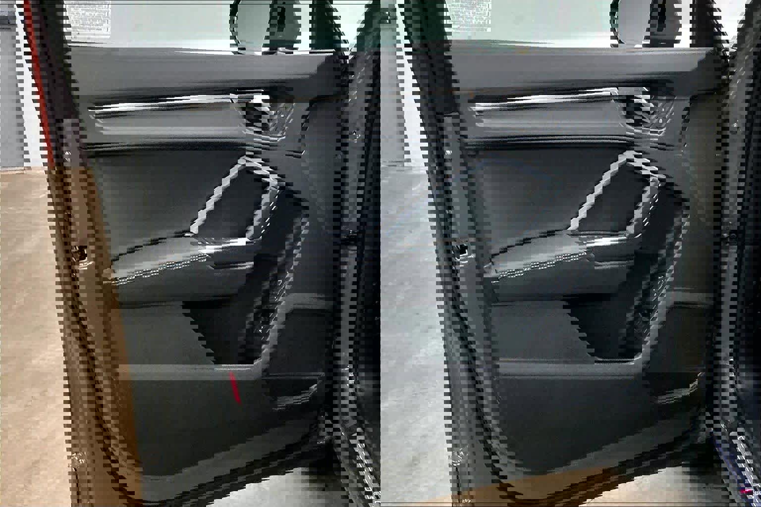 Used 2025 Audi Q3 2.0T Premium w/ Convenience Package image 25