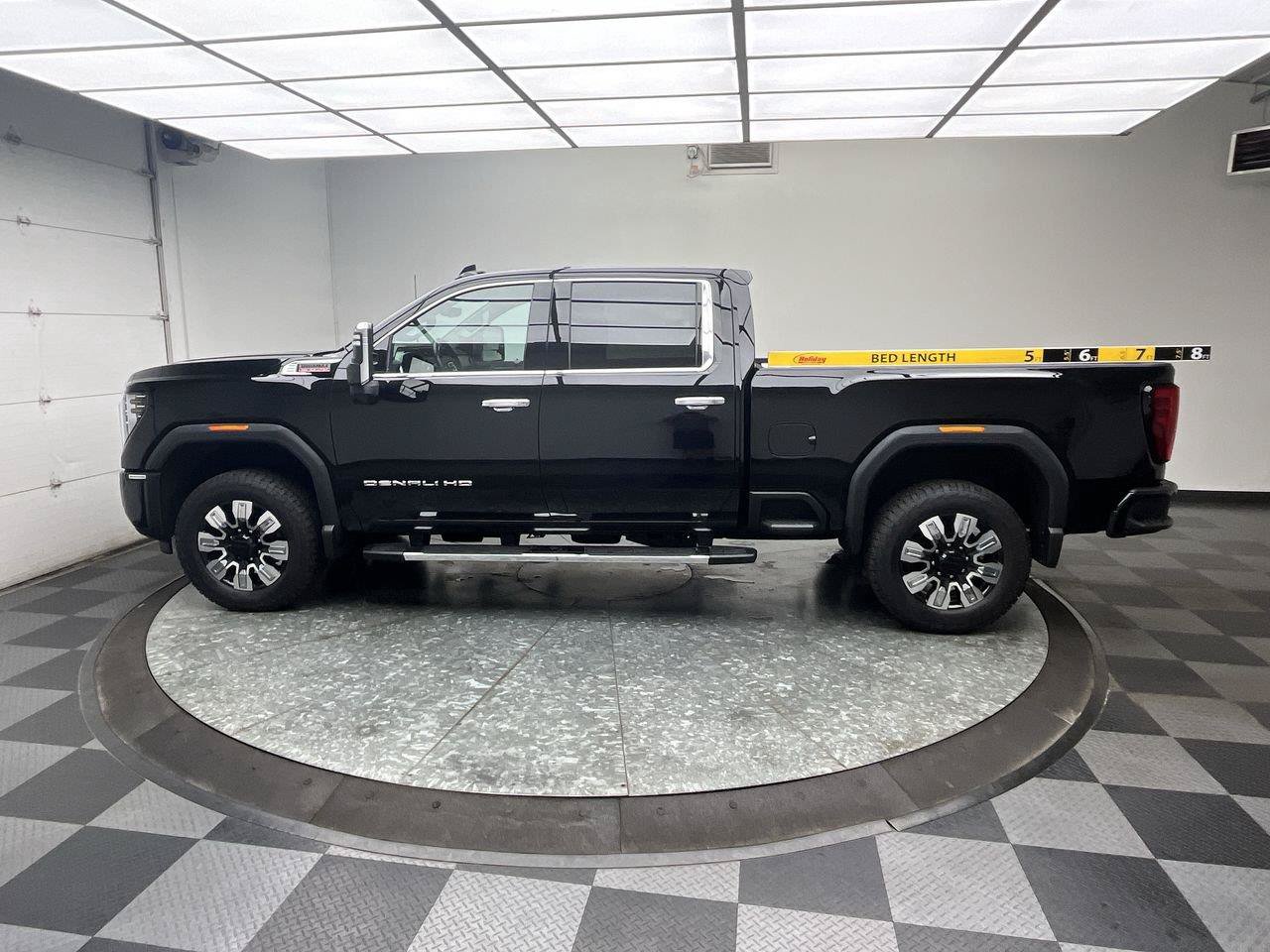 Certified 2025 GMC Sierra 2500 Denali w/ Denali Reserve Package AWD/4WD image 8