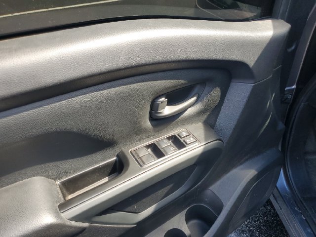 Used 2022 Nissan Titan S RWD image 13