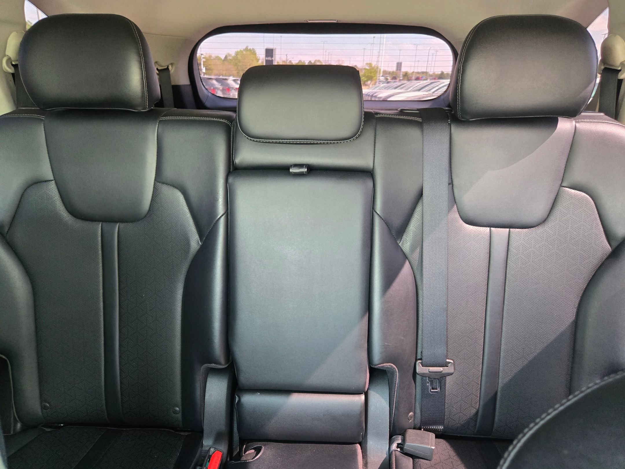 Used 2021 Kia Sorento S w/ Panoramic Sunroof Package image 13