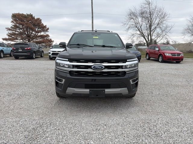 Used 2024 Ford Expedition Limited image 3