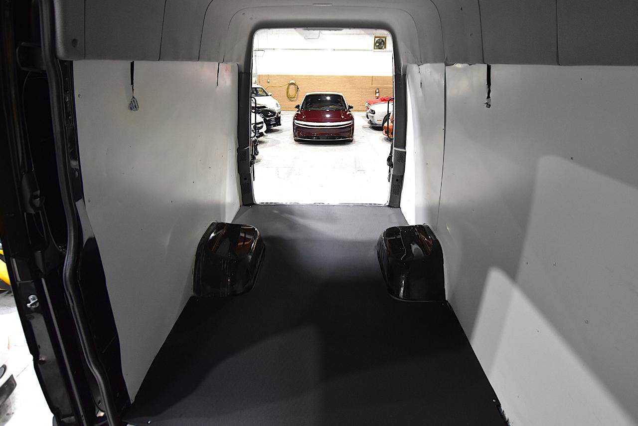 Used 2015 Mercedes-Benz Sprinter 3500 image 38
