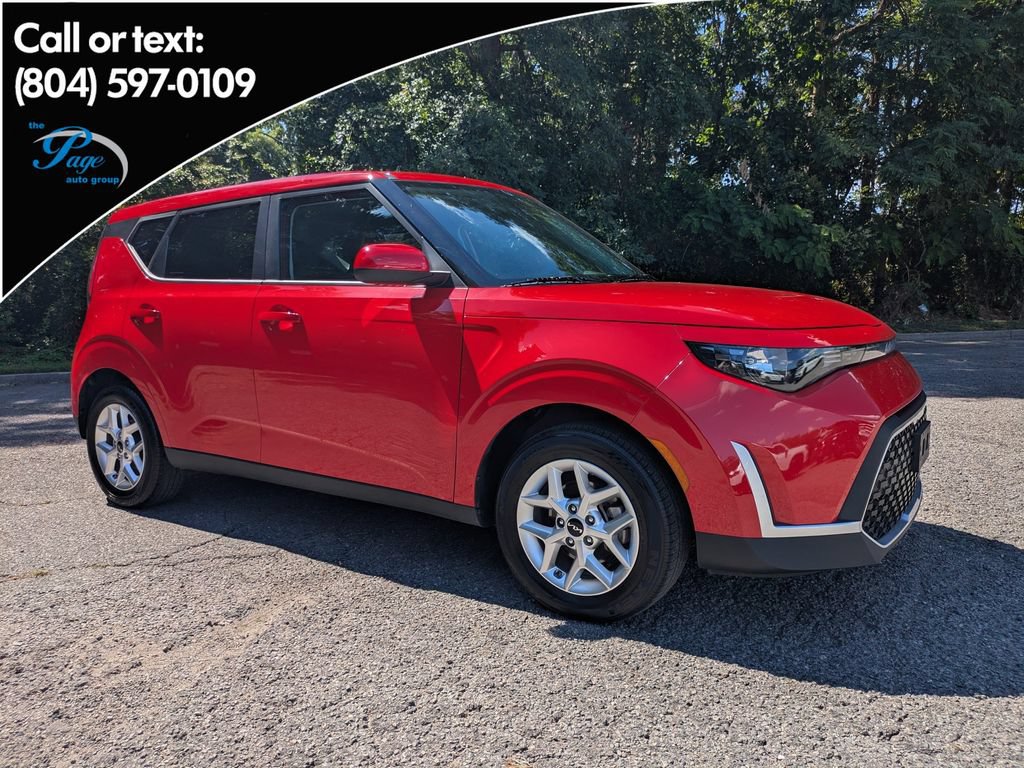 Used 2023 Kia Soul LX w/ LX Technology Package FWD image 1