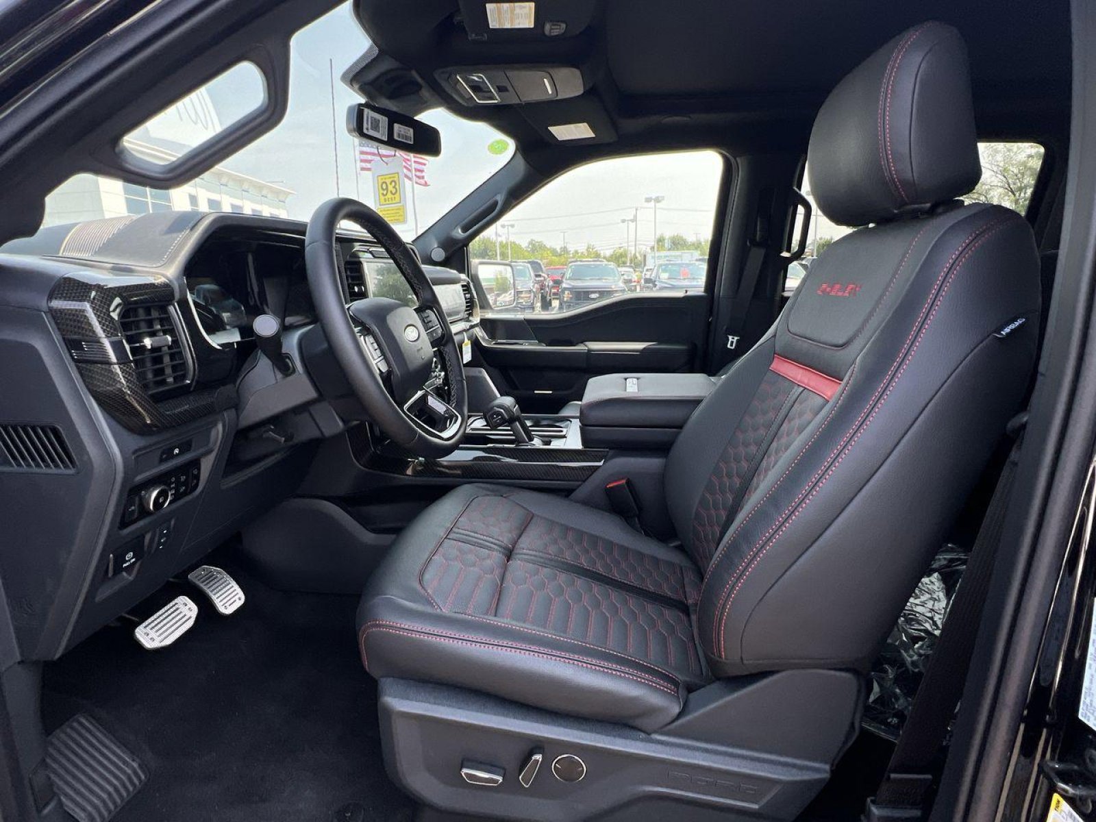 New 2025 Ford F150 Lariat w/ Equipment Group 502A High image 13