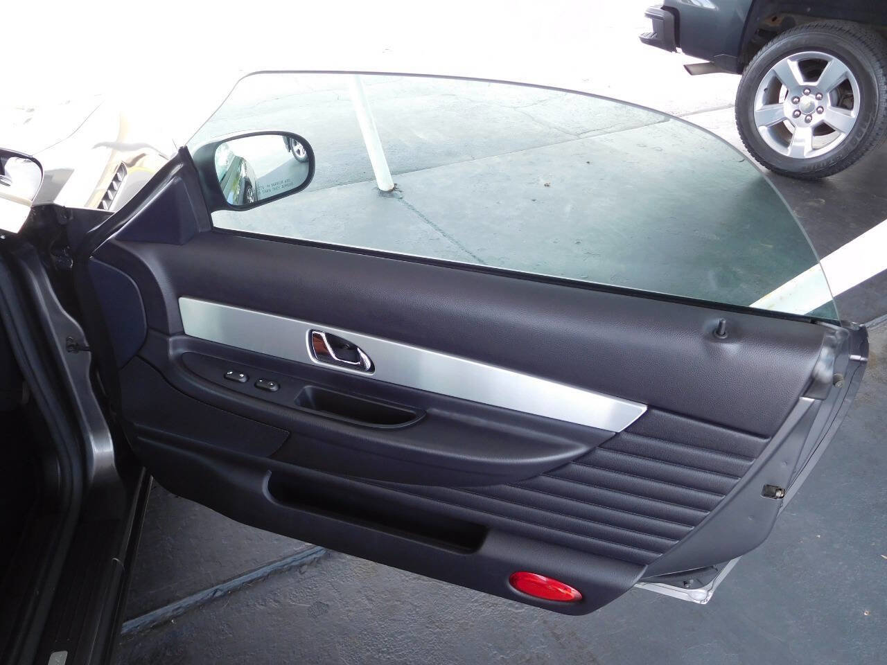 Used 2003 Ford Thunderbird image 19