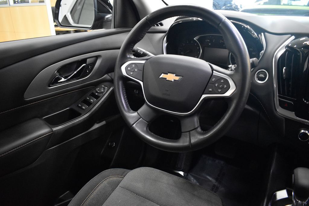 Used 2021 Chevrolet Traverse LT FWD image 23