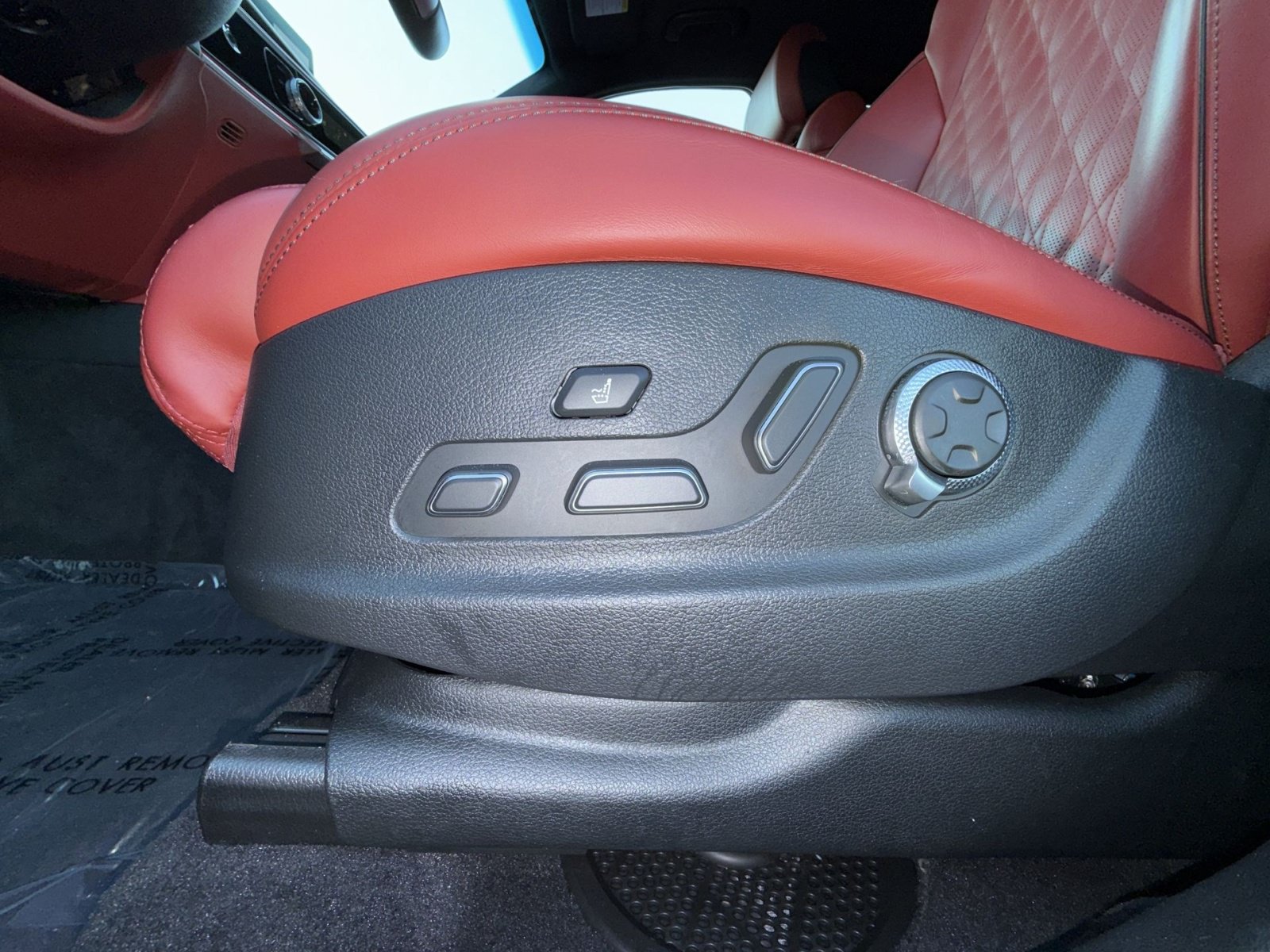 Used 2024 Genesis GV70 3.5T Sport w/ Sport Prestige Package AWD/4WD image 14