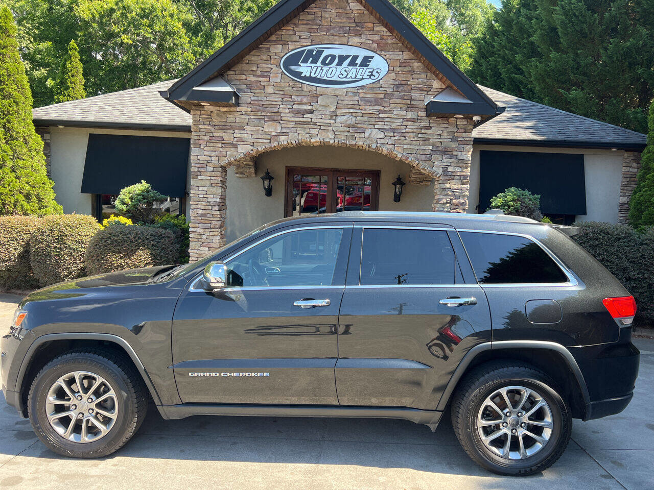 Used 2014 Jeep Grand Cherokee Limited AWD/4WD image 1