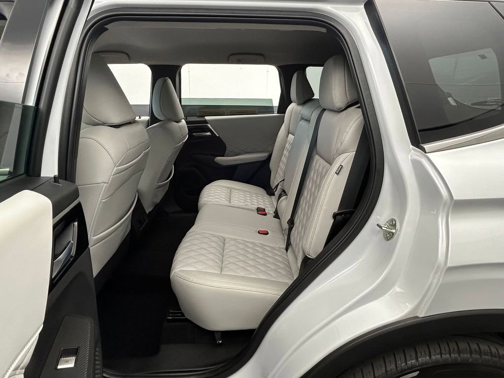 Used 2022 Mitsubishi Outlander SEL image 28