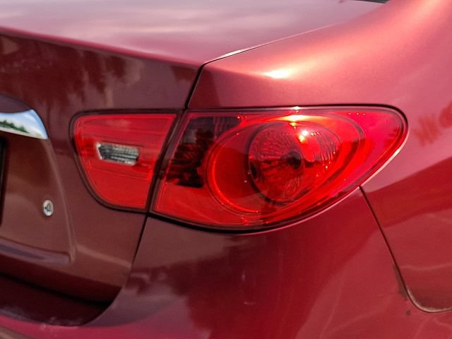 Used 2010 Hyundai Elantra GLS FWD image 12