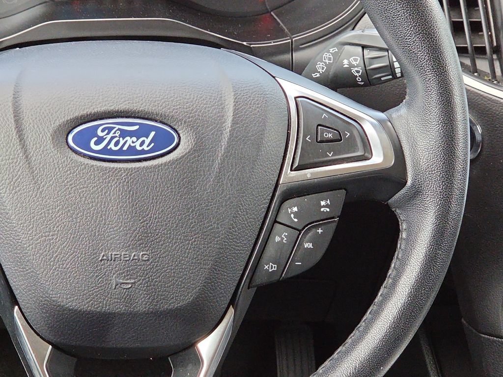 Used 2024 Ford Edge SEL AWD/4WD image 25