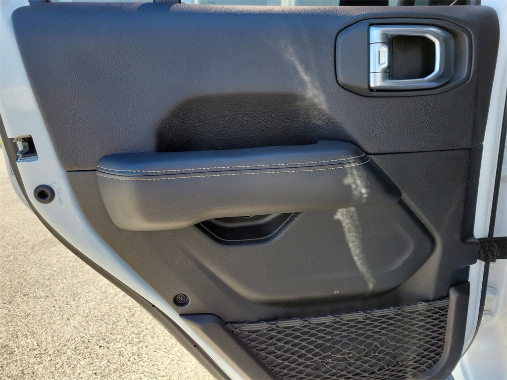 Used 2022 Jeep Wrangler Unlimited Sahara w/ Cold Weather Group image 8