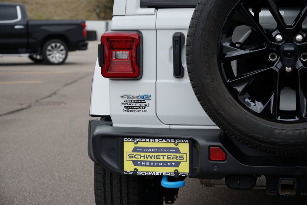 Used 2022 Jeep Wrangler Unlimited Sahara w/ Cold Weather Group image 10