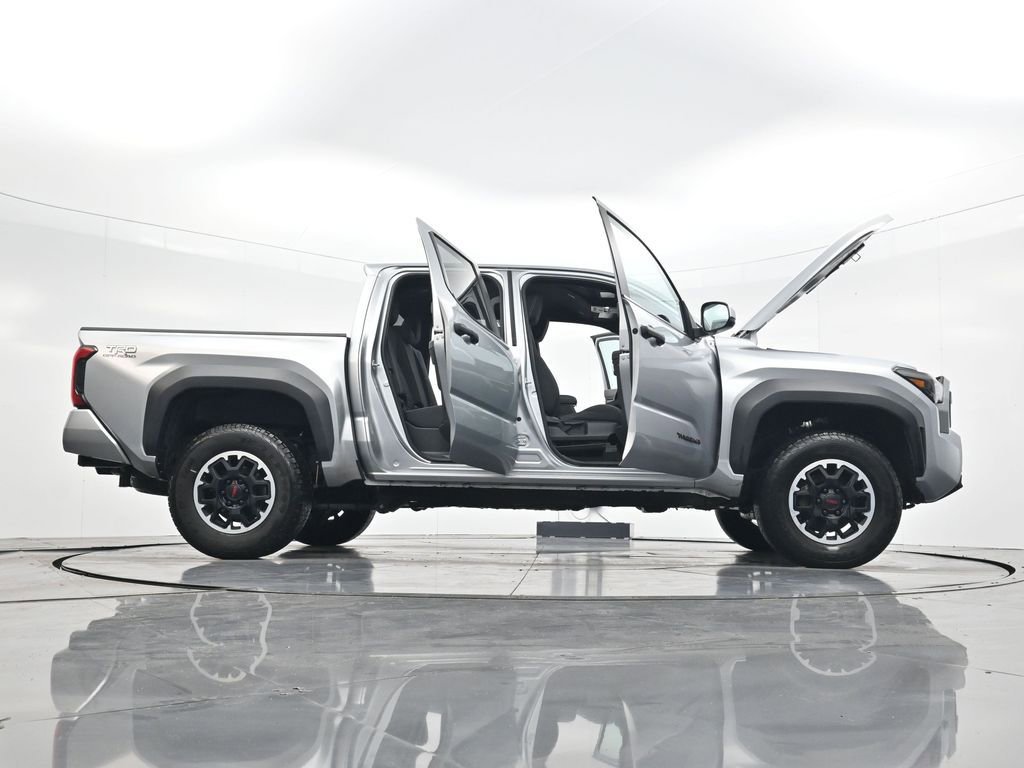 Used 2024 Toyota Tacoma TRD Off-Road image 44