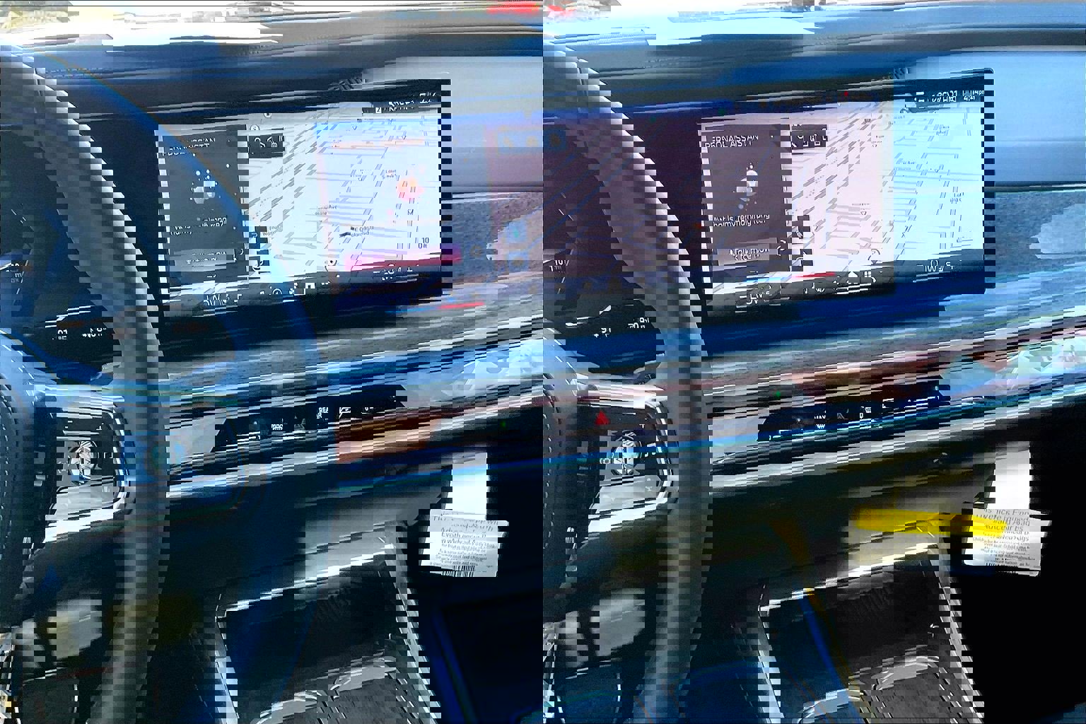 Used 2025 BMW i7 xDrive60 w/ Executive Package image 6