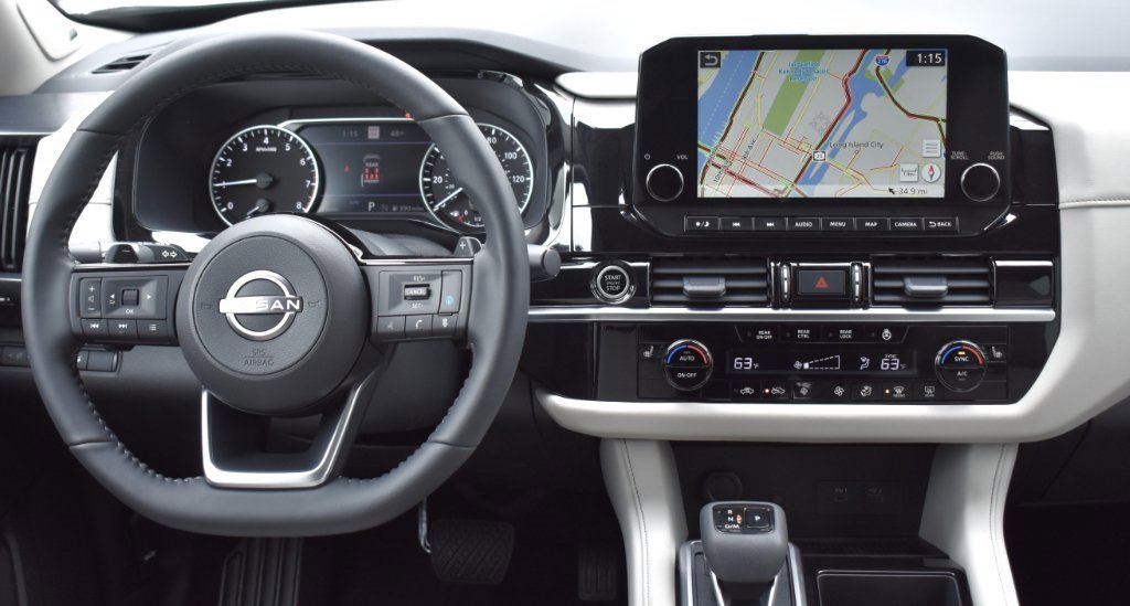 New 2025 Nissan Pathfinder SL image 4