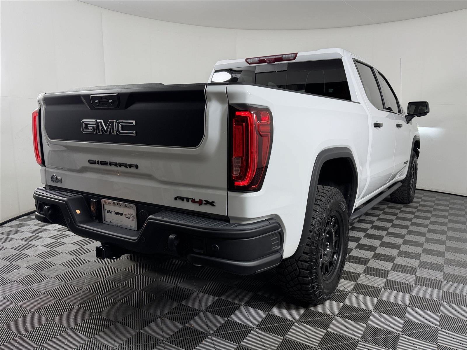 Certified 2024 GMC Sierra 1500 AT4X w/ AT4X AEV Edition AWD/4WD image 6