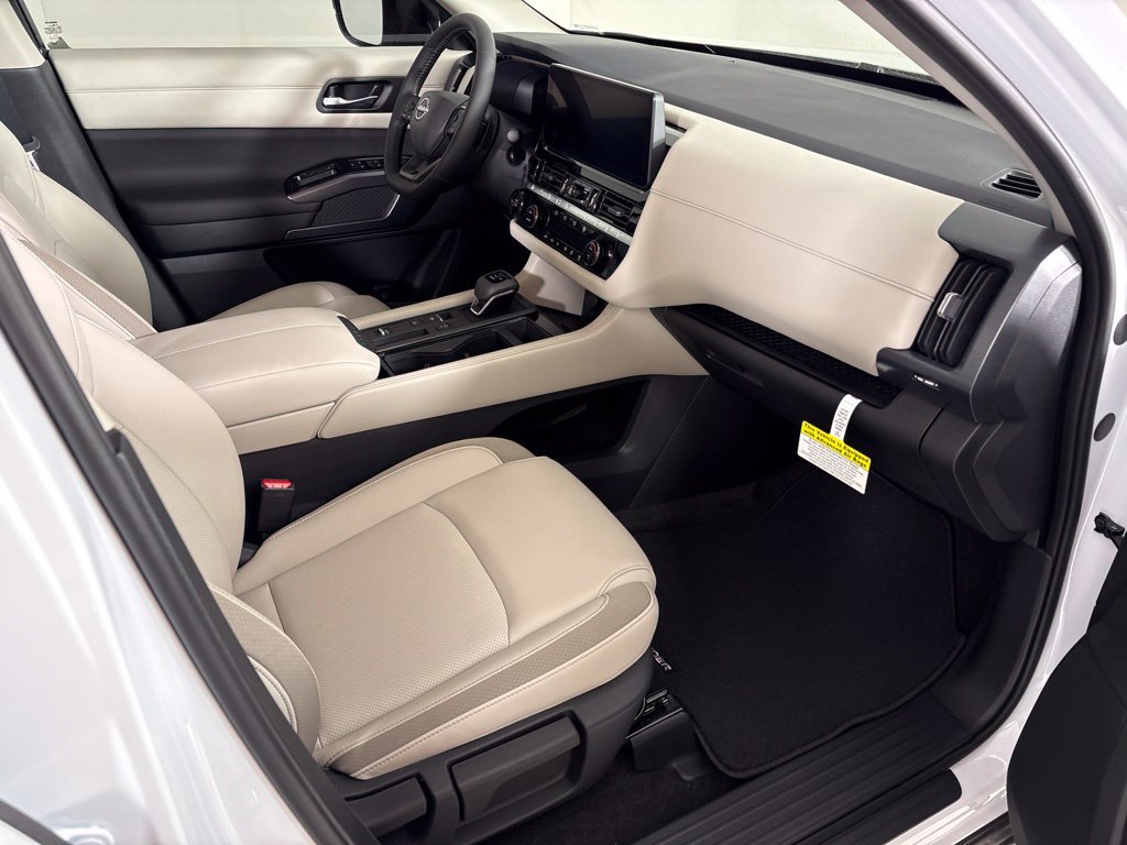 New 2026 Nissan Pathfinder SL FWD image 17