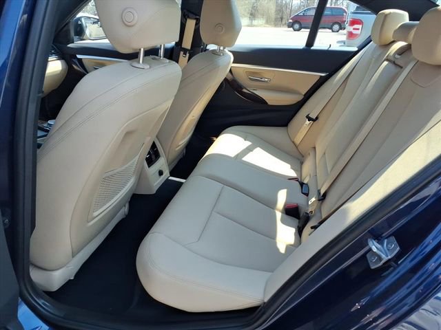 Used 2018 BMW 330i xDrive Sedan w/ Premium Package image 13