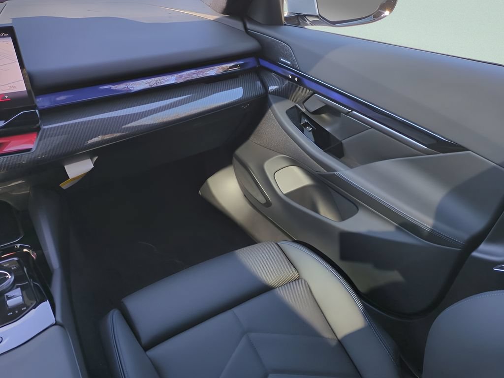 New 2026 BMW 550e xDrive w/ Premium Package AWD/4WD image 16