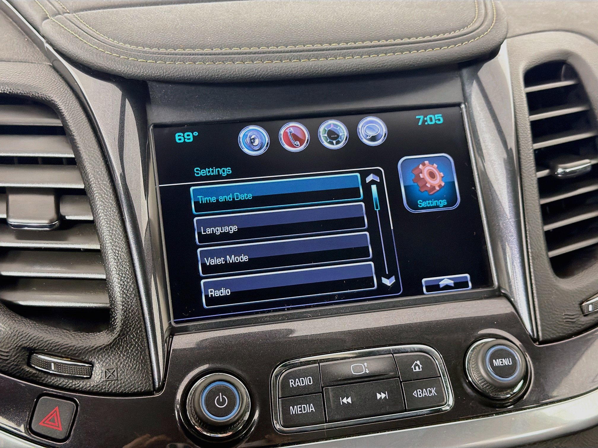 Used 2019 Chevrolet Impala LT FWD image 19