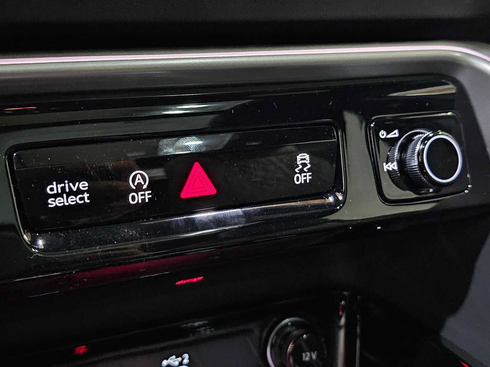 New 2026 Audi SQ5 Prestige AWD/4WD image 31