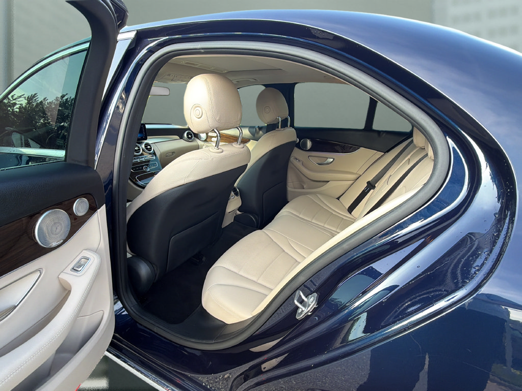 Used 2020 Mercedes-Benz C 300 Sedan image 11