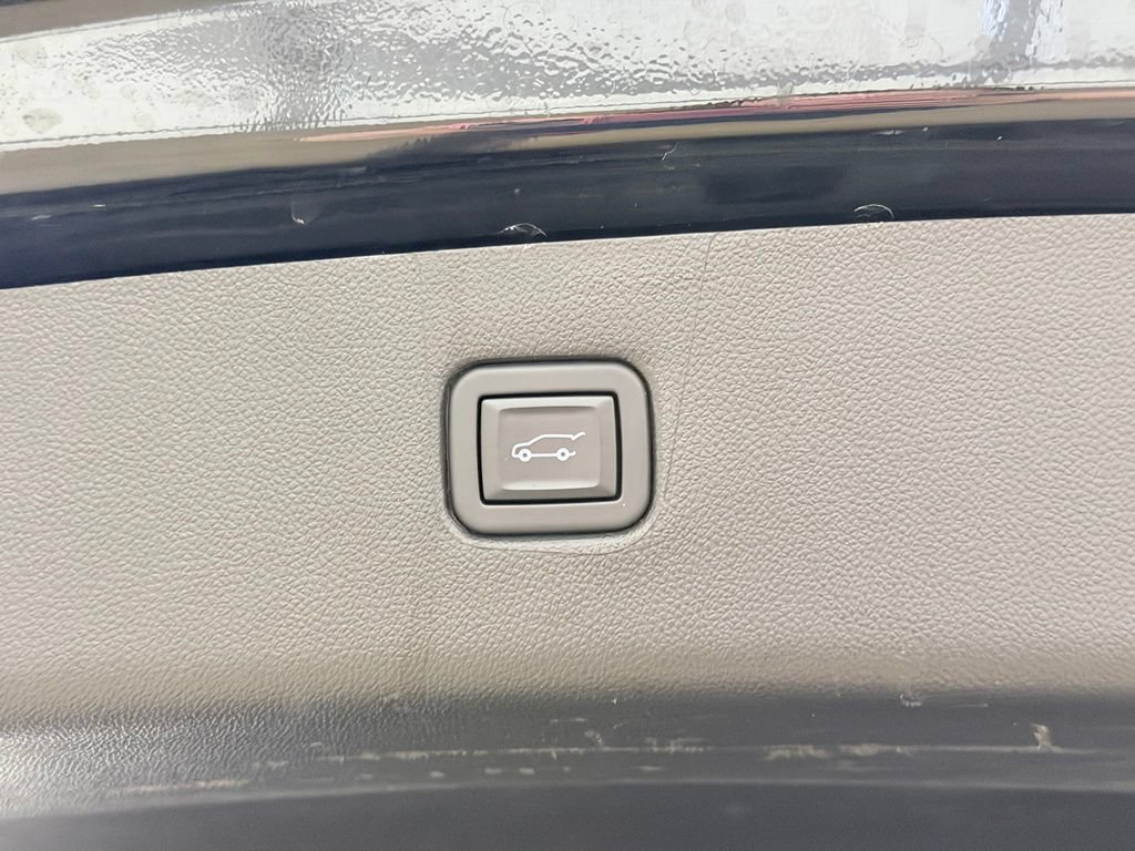 Used 2022 Chevrolet Blazer RS FWD image 32