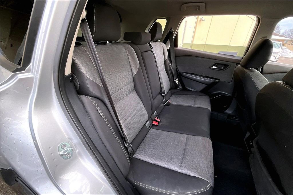 Used 2021 Nissan Rogue SV image 29