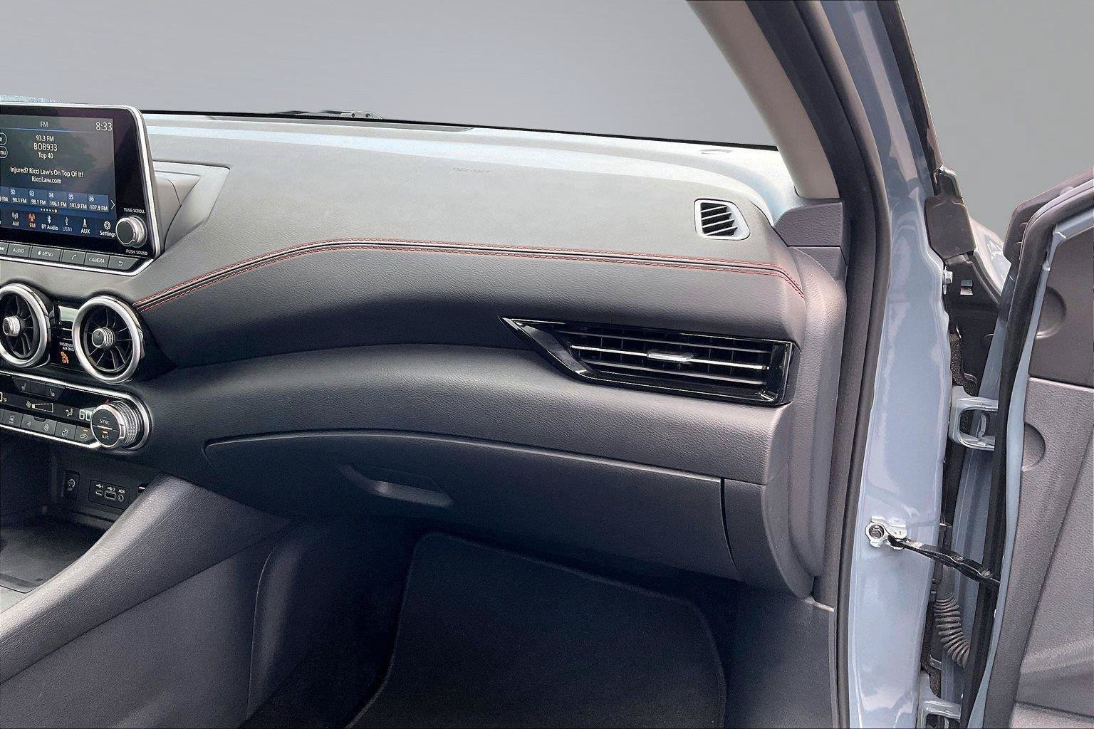 Used 2025 Nissan Sentra SR FWD image 18