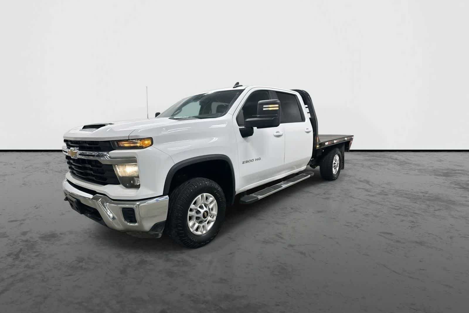 Used 2024 Chevrolet Silverado 2500 LT w/ Snow Plow Prep/Camper Package AWD/4WD image 8