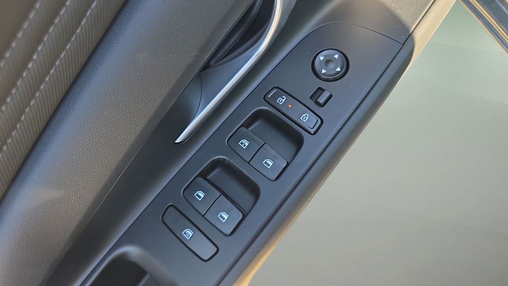 New 2026 Hyundai Elantra Limited FWD image 16