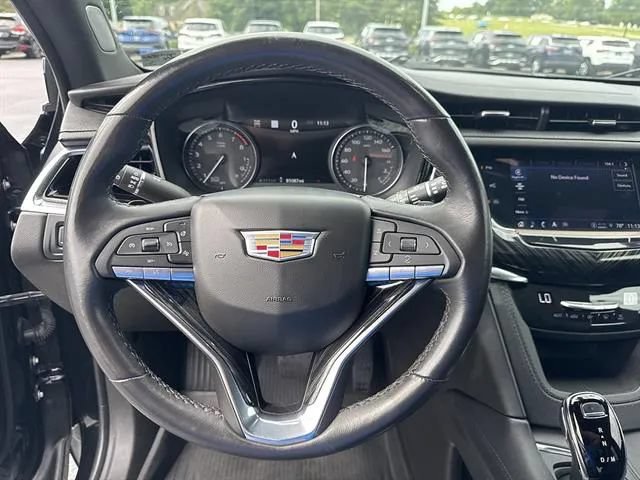 Used 2023 Cadillac XT6 Premium Luxury w/ Technology Package AWD/4WD image 9