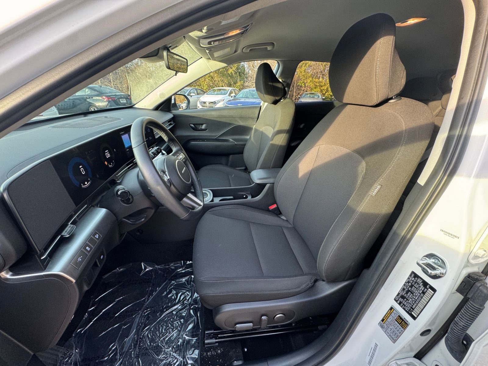 Used 2025 Hyundai Kona SEL image 32