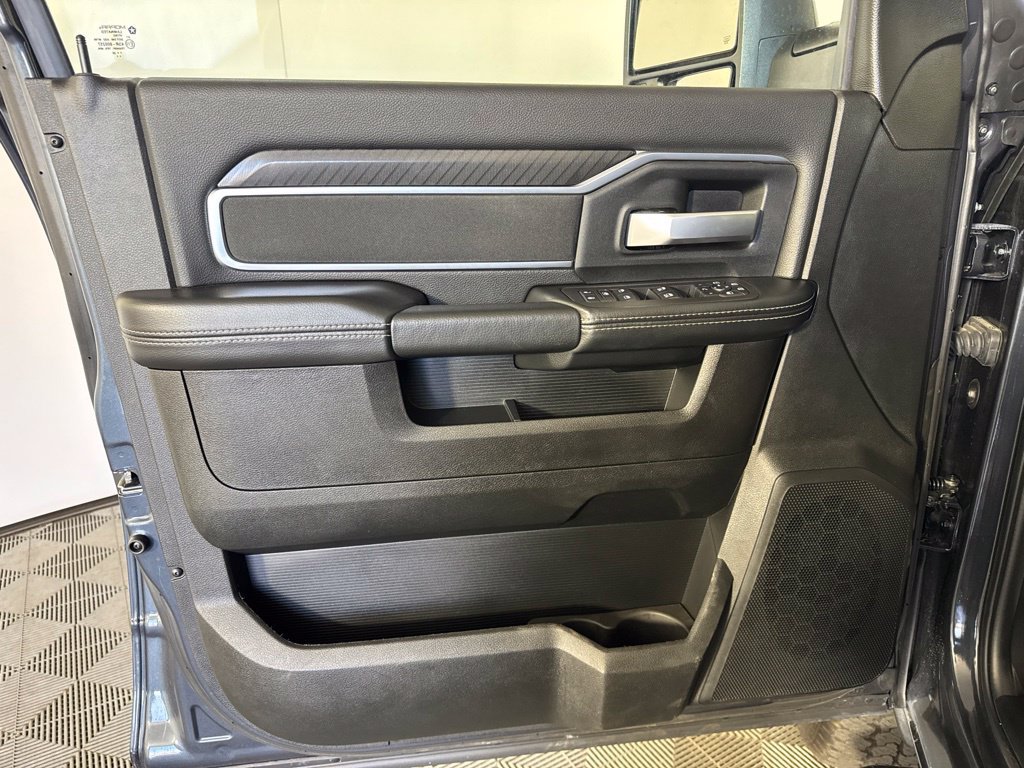 Certified 2025 RAM 2500 Big Horn AWD/4WD image 35