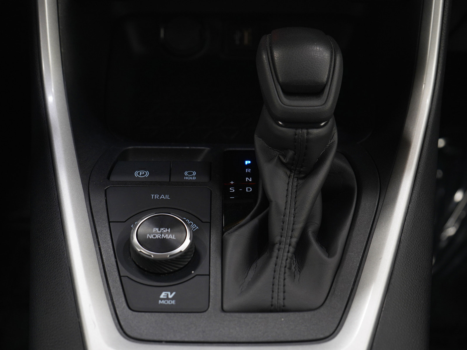 Used 2025 Toyota RAV4 XLE image 19