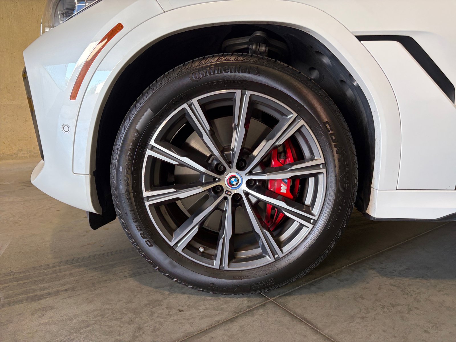 Used 2022 BMW X6 M50i w/ Executive Package AWD/4WD image 18
