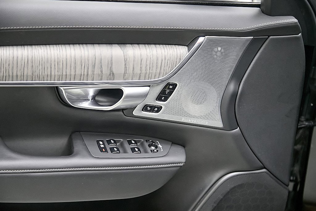 Certified 2024 Volvo V90 B6 Cross Country Ultimate image 11