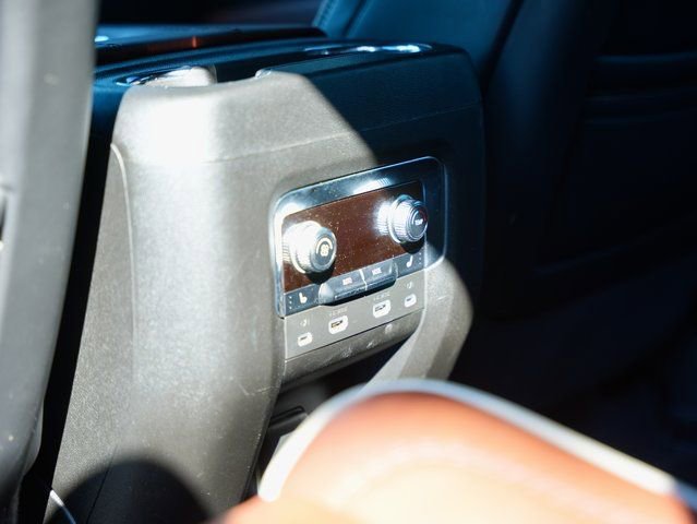 Used 2023 GMC Yukon XL Denali Ultimate image 12