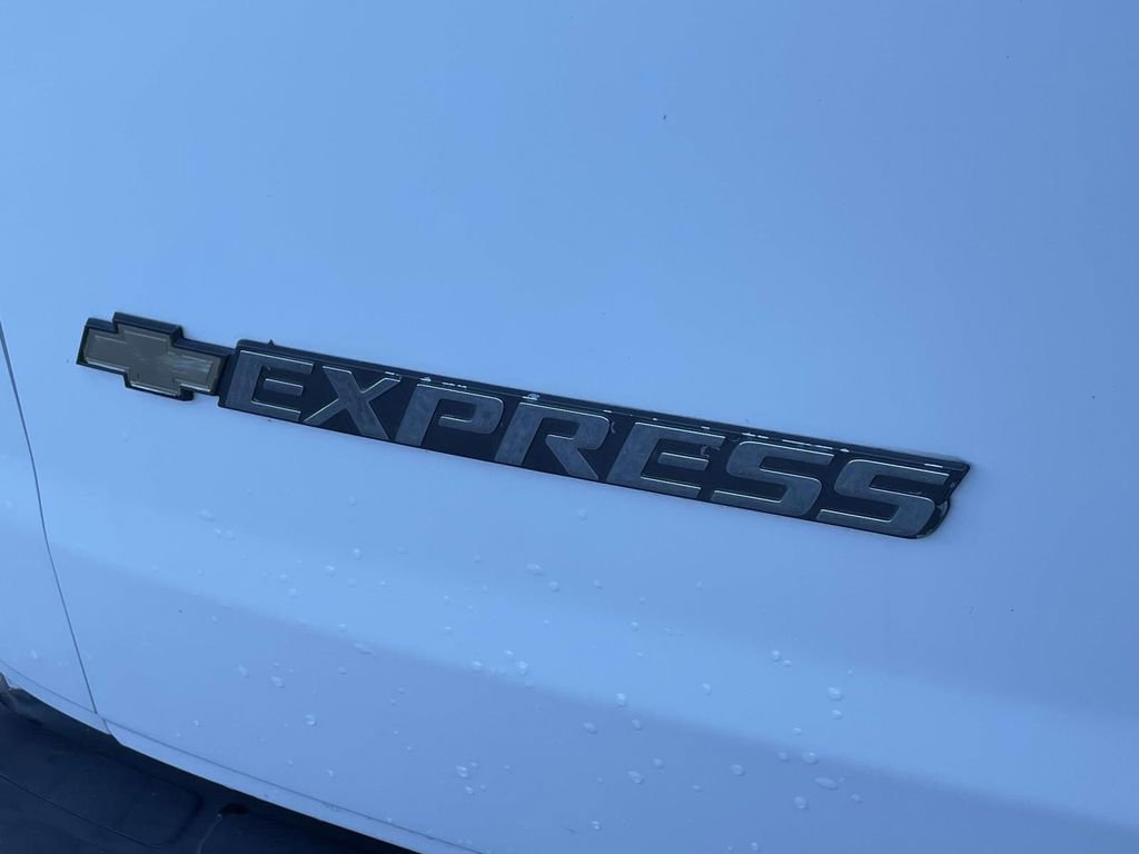 Used 2017 Chevrolet Express 3500 LT w/ LT Preferred Equipment Group image 8