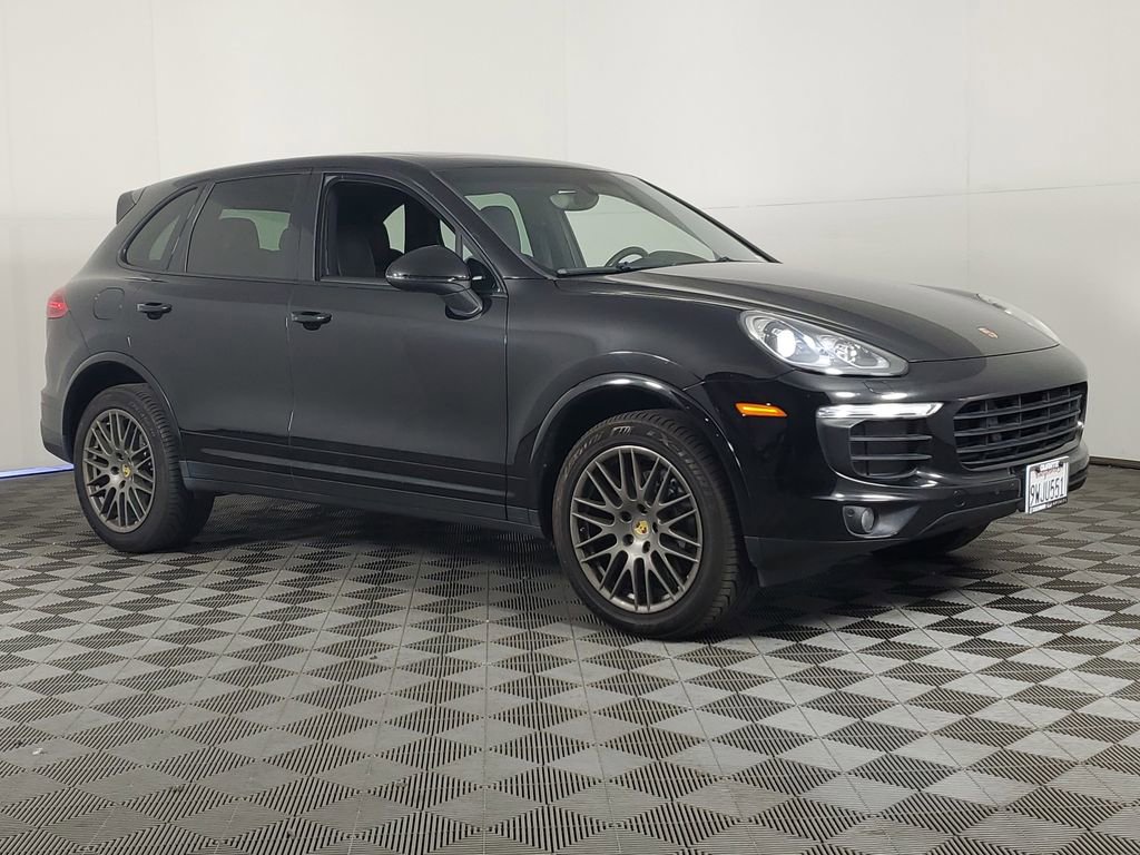 Used 2018 Porsche Cayenne Platinum Edition w/ Premium Package image 2