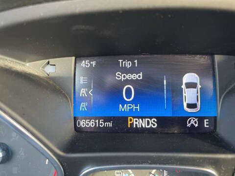 Used 2017 Ford Focus SE FWD image 9