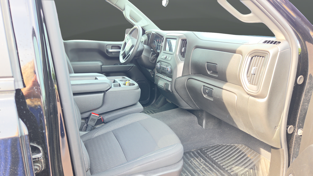Used 2024 Chevrolet Silverado 1500 Custom w/ Turbomax Blackout Package AWD/4WD image 13