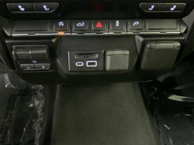 Used 2019 Chevrolet Silverado 1500 LT w/ Convenience Package AWD/4WD image 15