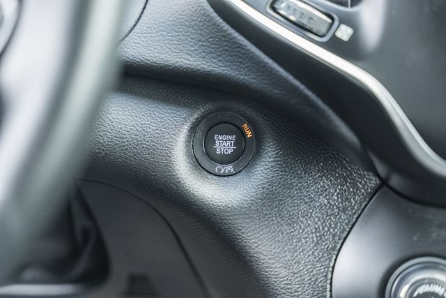 Used 2019 Jeep Cherokee Latitude Plus AWD/4WD image 24