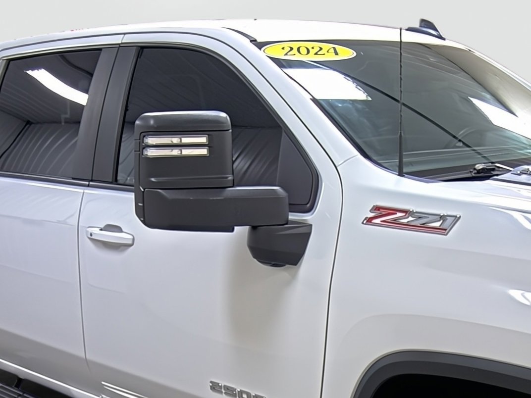 Used 2024 Chevrolet Silverado 2500 LT AWD/4WD image 15