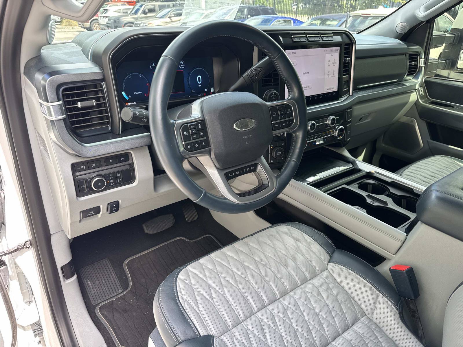 Used 2024 Ford F250 Limited w/ FX4 Off-Road Package AWD/4WD image 21