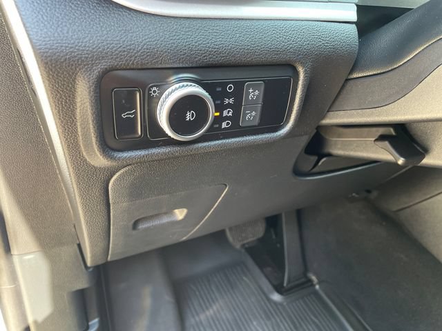 Used 2022 Ford Explorer XLT w/ Equipment Group 202A AWD/4WD image 28