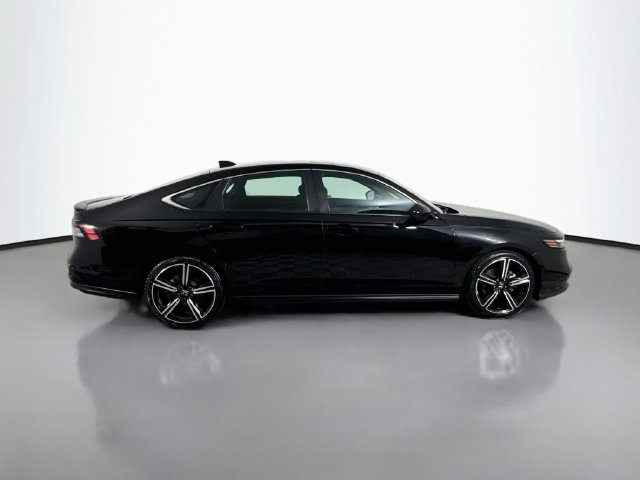 Used 2024 Honda Accord Sport image 11