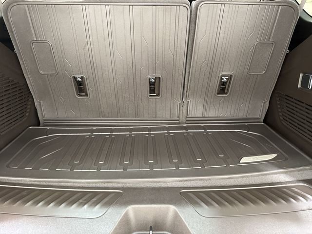 Certified 2024 GMC Yukon SLT w/ SLT Luxury Package image 26